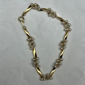 Costume jewelry bracelet. Retro style.